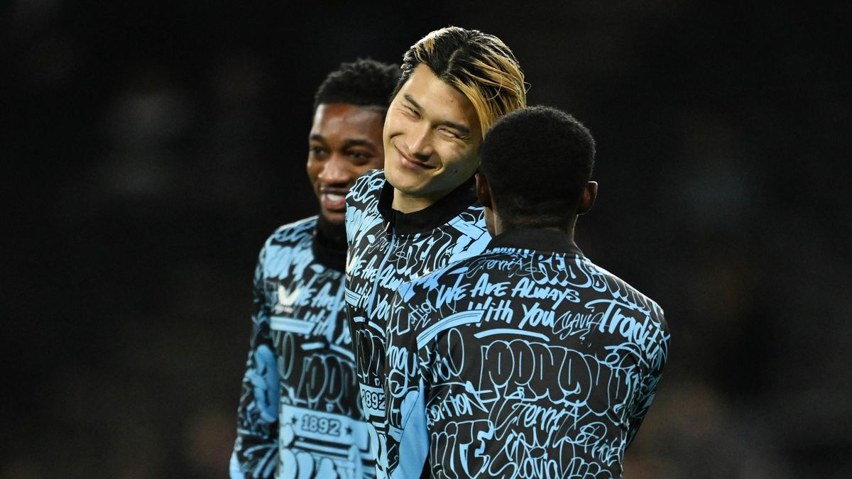 Šlamastyka pro Slavii. V Londýně hrozilo odložení výkopu s Tottenhamem